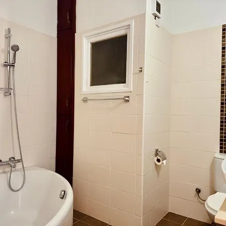 Boho Sun Retreat - Airy 2br - Walk2beach - Apartment Larnaca